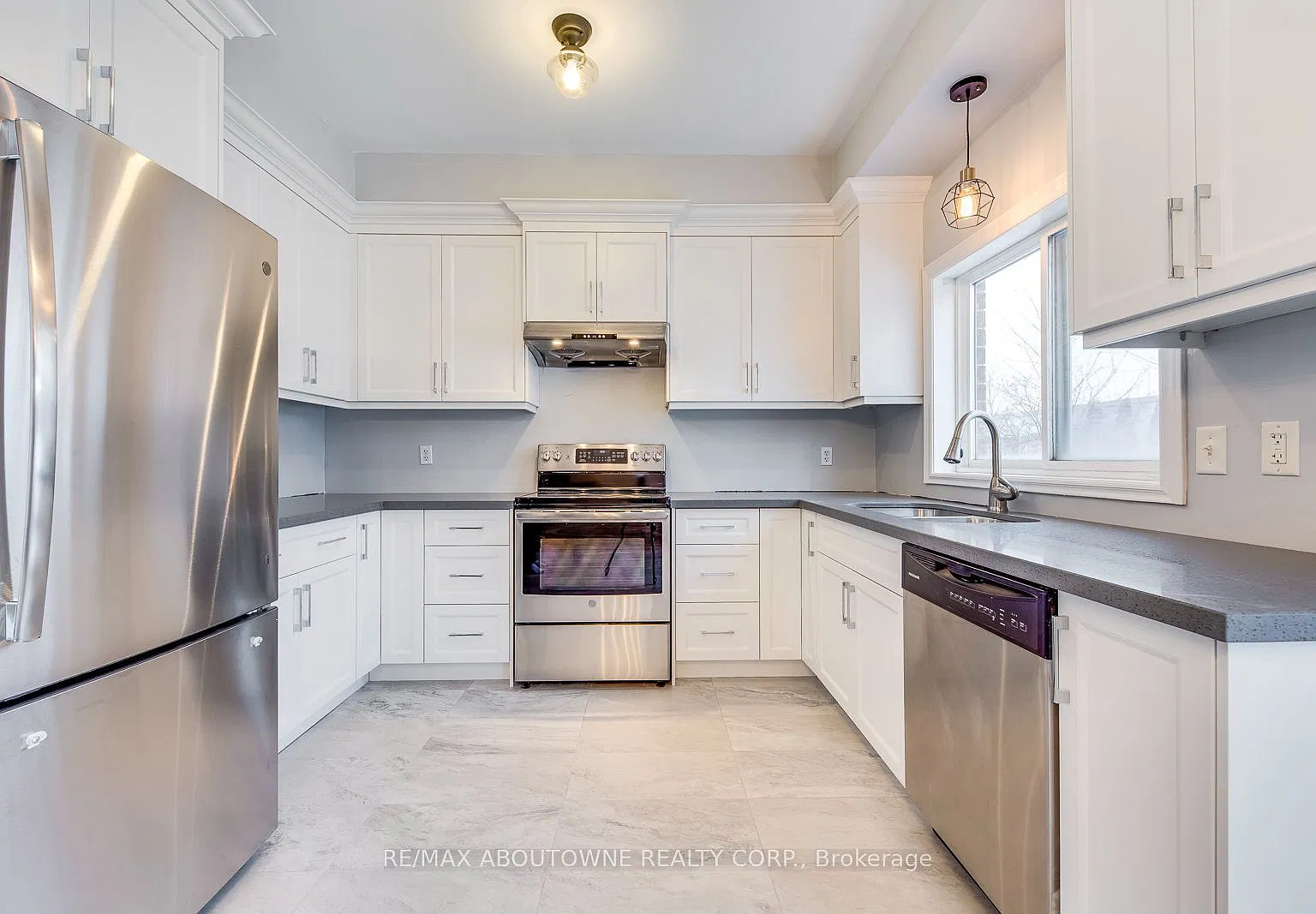 3 bed, $4,200 — Photo 4
