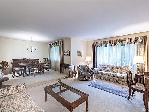 5th image of 2332 Fairhill Ln