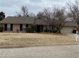 11001 Coachman Rd, Yukon, OK 73099