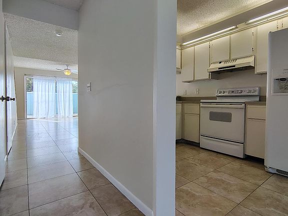 5th image of 6262 Riverwalk Ln Unit 3