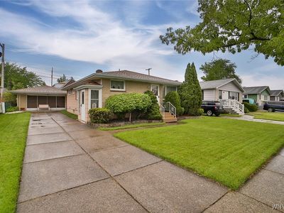 212 Poinciana Pkwy, Cheektowaga, NY, 14225