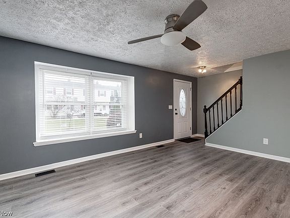 2nd image of 7405 Yorktown Ct