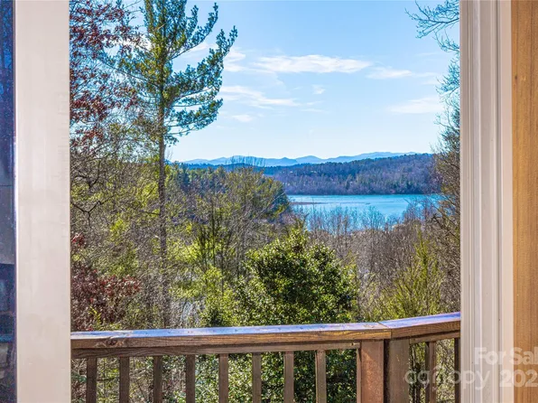 950 Black Forest Dr, Marion, NC 28752