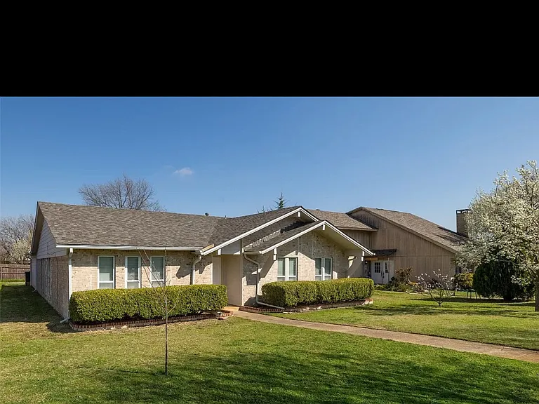 2621 Lemmontree Ln — Photo 20