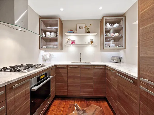 66-06 70th Street #2D, Middle Village, NY 11379