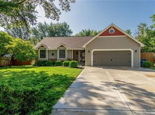 14734 S Murray Ln, Olathe, KS 66062
