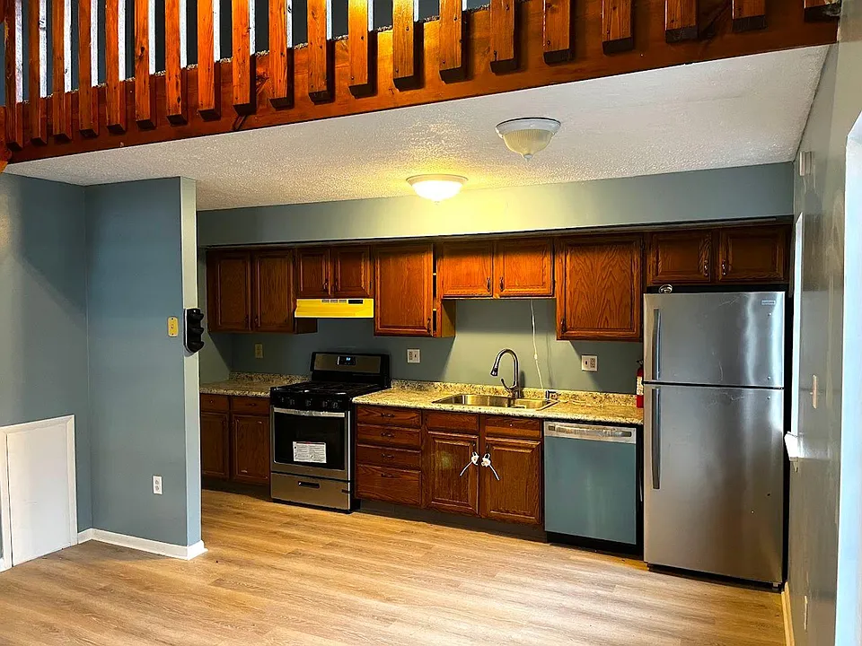 Market Village Apartments - In the Heart of White Oak