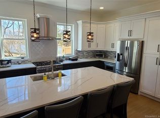 23 Splitrock Rd, Norwalk, CT 06854