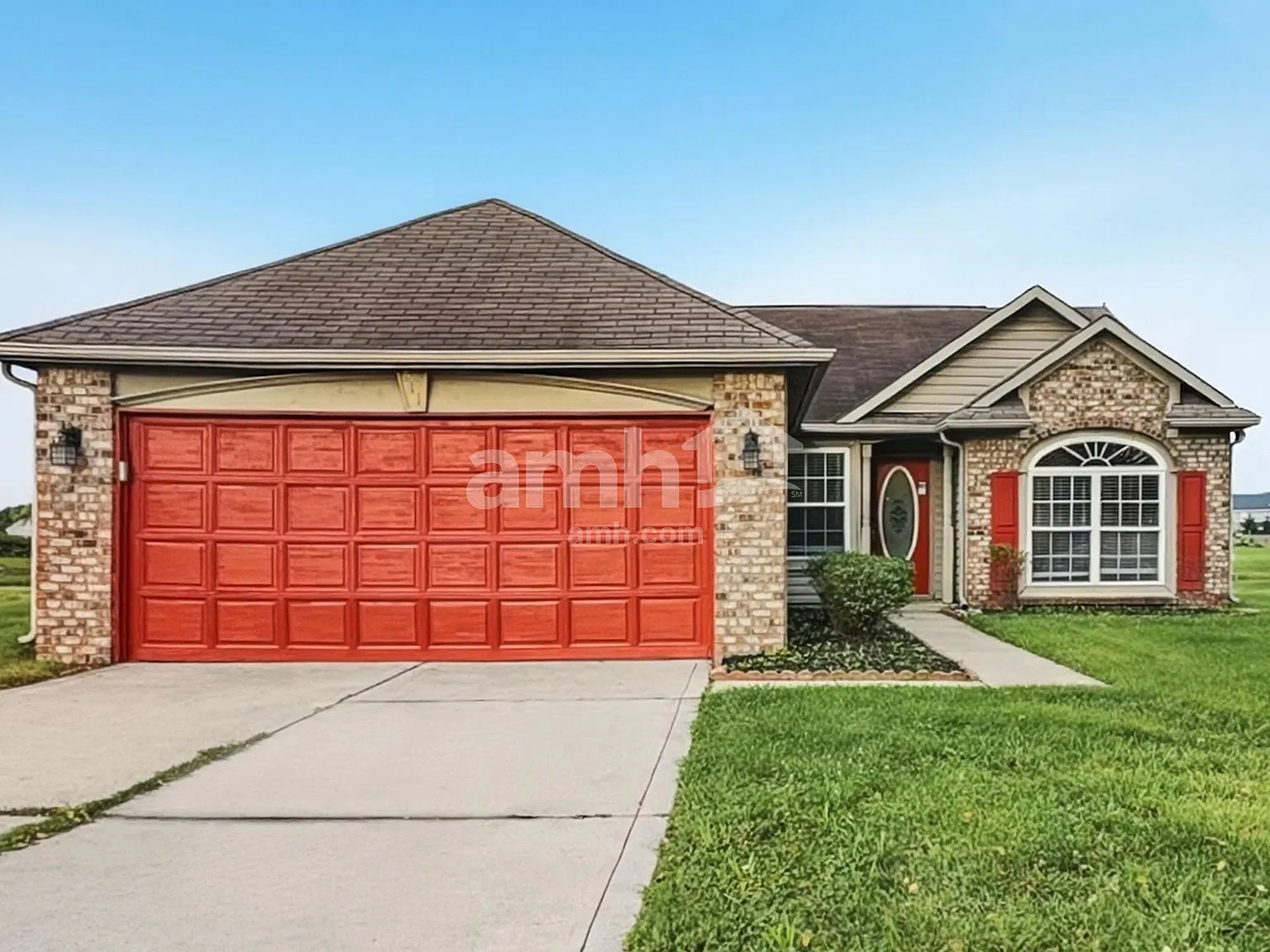 3 bed, 2.0 bath, 1292 sqft, $2,015 — Photo 1