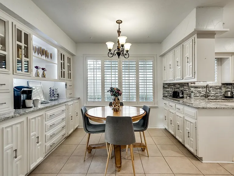 16095 Longvista Dr — Photo 12