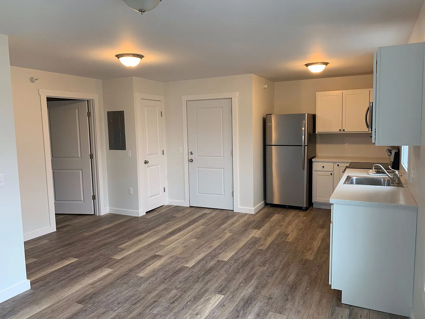 233 Bridge Street — Photo 4