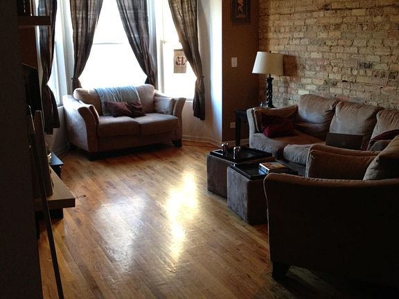3rd image of 2450 N Southport Ave #V201