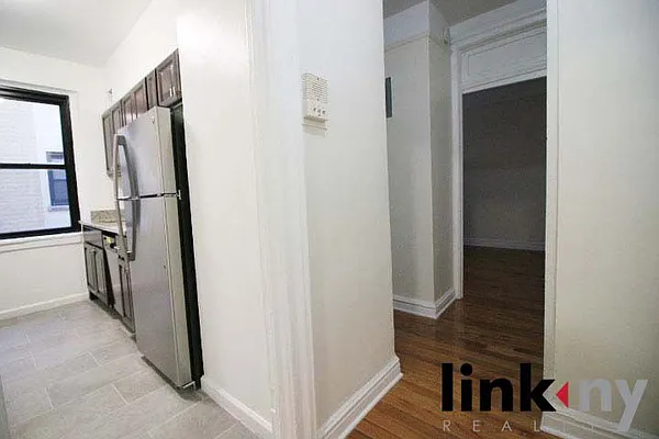 Rented by Link NY Realty | media 25