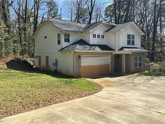 2nd image of 2152 Lilac Ln
