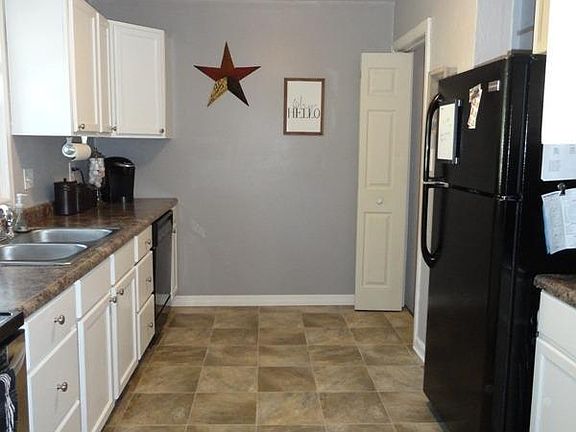 5th image of 907 S 11th St