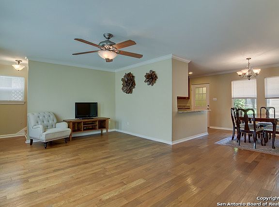4th image of 467 E Olmos Dr