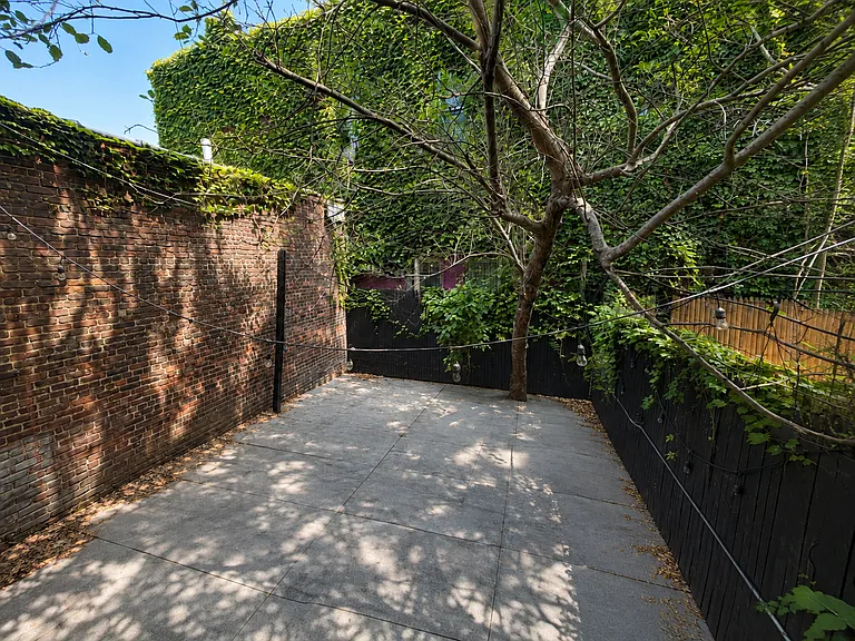 447 Evergreen Ave #1A — Photo 6