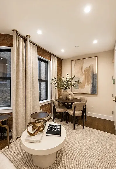 244 W 22nd St #2E — Photo 2