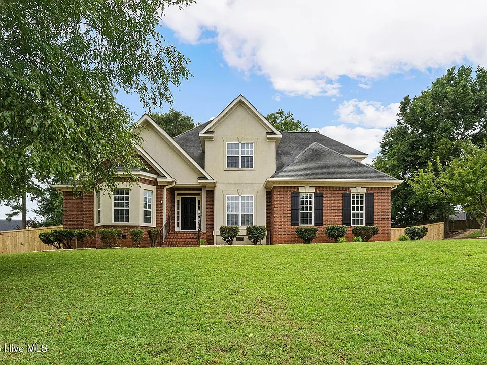 882 Windmill Ln
