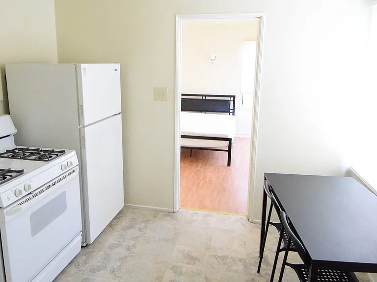 807 W. 30th St. — Photo 24