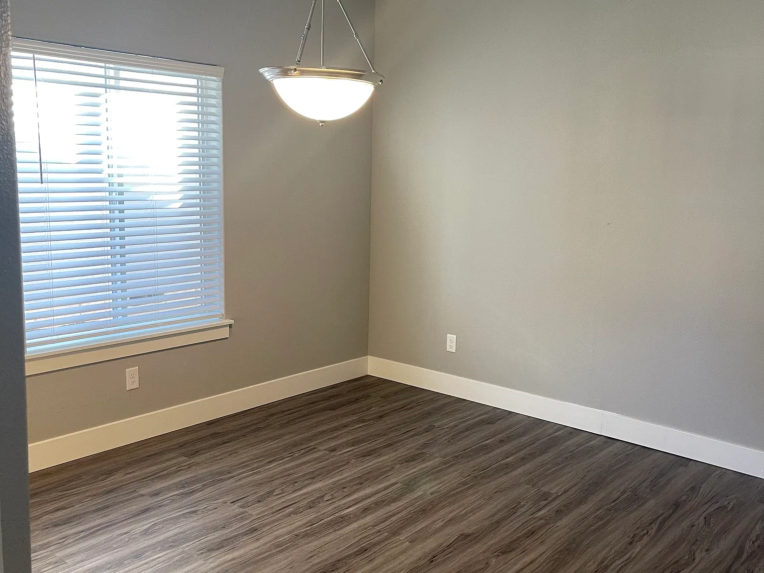 4 bed, 1805 sqft, $2,950 — Photo 3