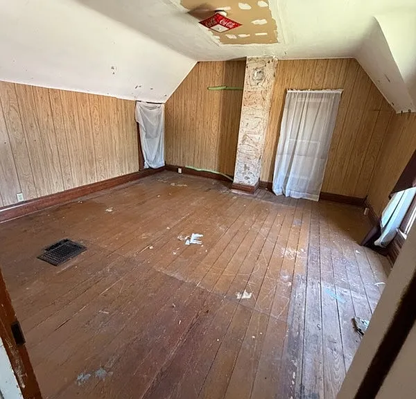 321 N Cypress St — Photo 7