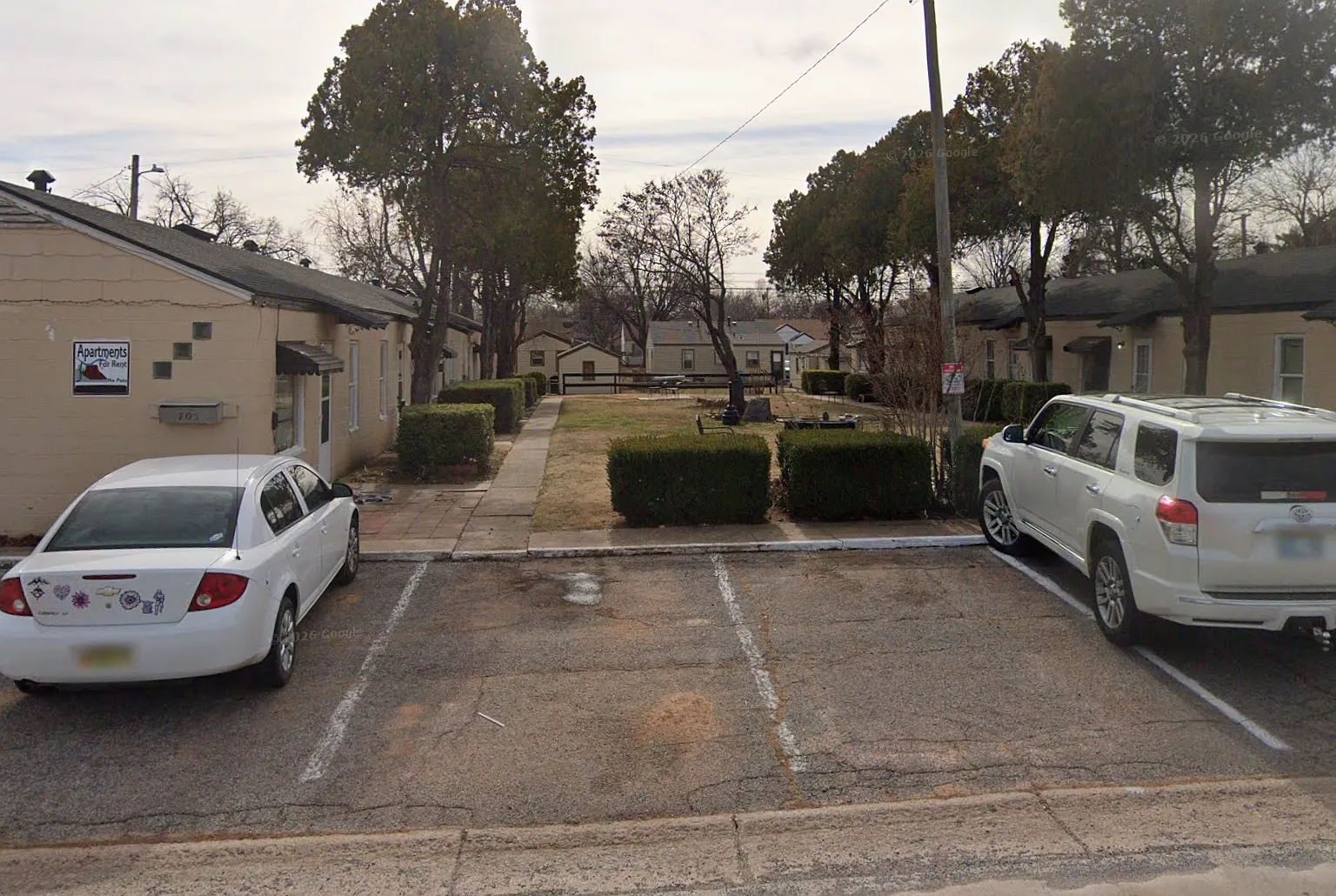 709 W Frantz Ave — Photo 2