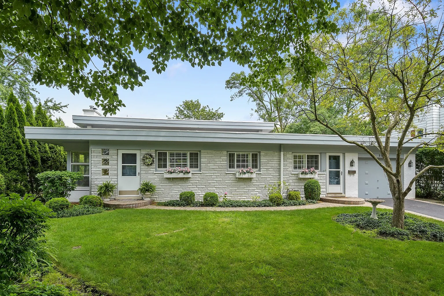 231 Avon Ave photo 1