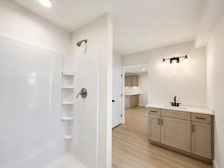 105 Watson Ave — Photo 6
