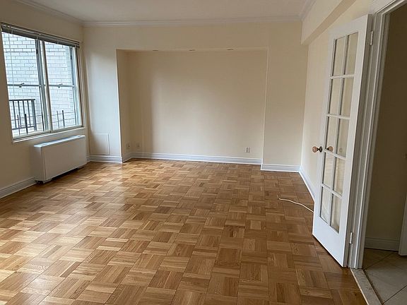4th image of 60 W 57th St APT 17C
