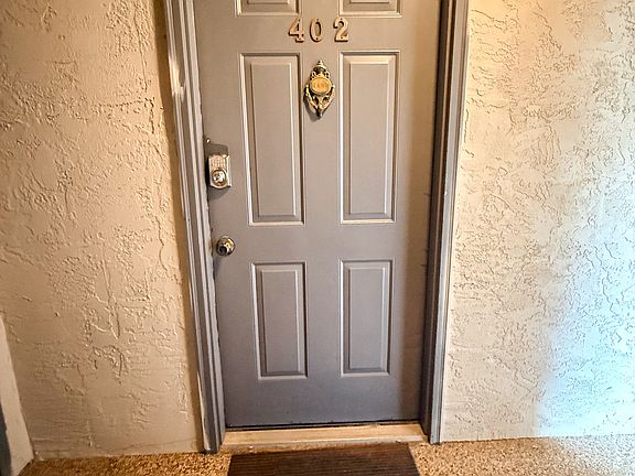3rd image of 854 Edelweiss Strasse #402