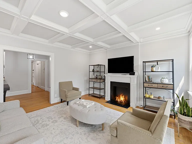 585 Franklin St #6 — Photo 7
