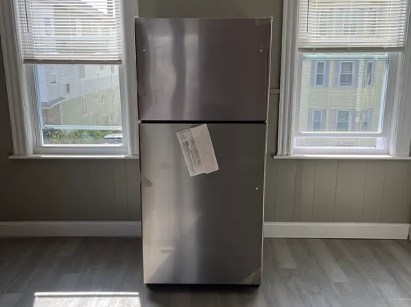 62 Plantation St APT 2, Worcester, MA 01604