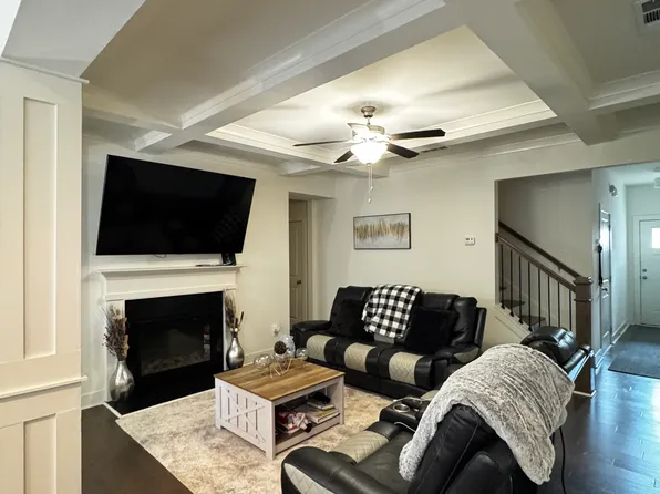 39 Auburn Valley Way, Auburn, GA 30011