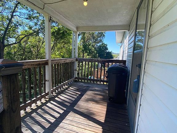 5th image of 1397 Hillcrest Ave