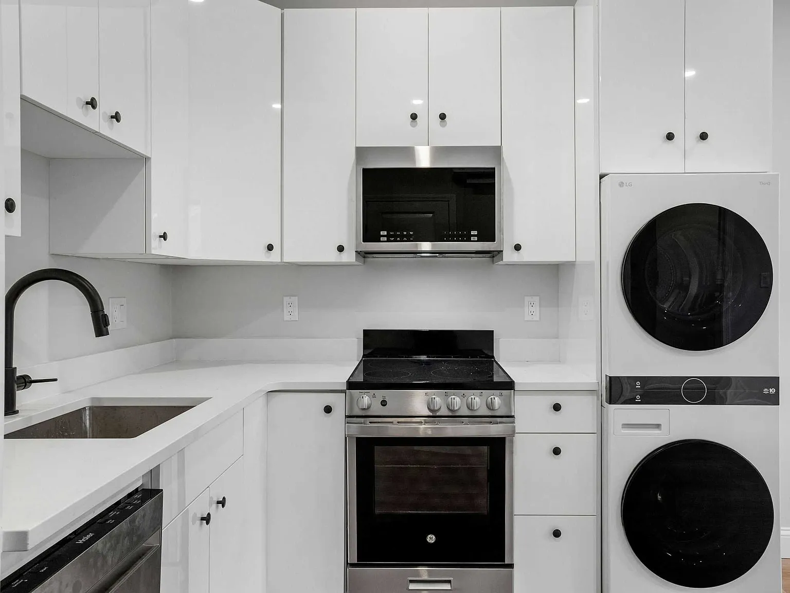 2 bed, $3,900 — Photo 1