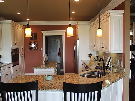 2nd image of 1820 Warwick Hills Ln