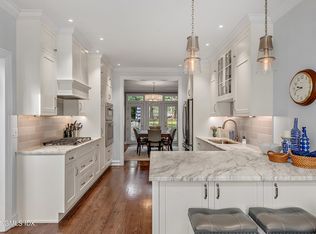 73 Weaver St APT 3, Greenwich, CT 06831