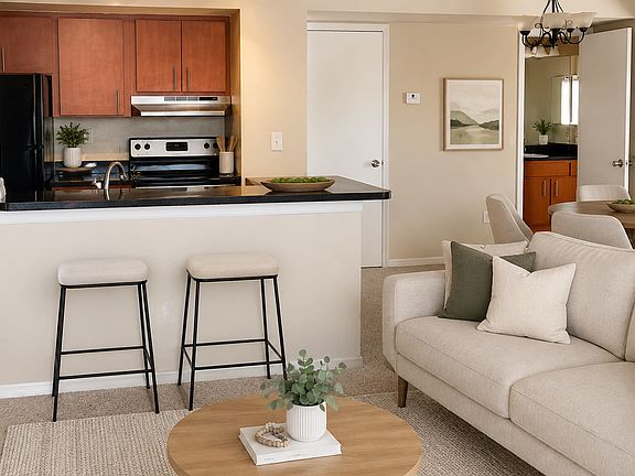 2nd image of 441 Fountainhead Cir Unit 271