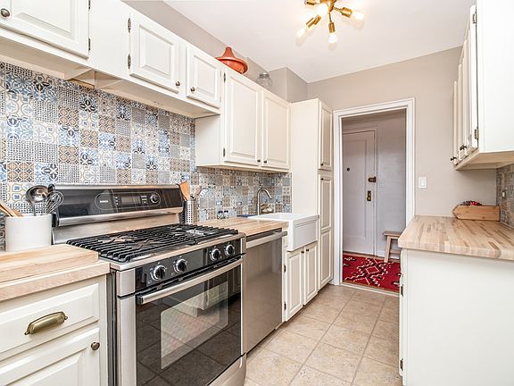 2nd image of 3103 Fairfield Ave APT 7K
