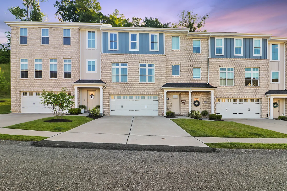Building Photo - 414 Walnut Ct