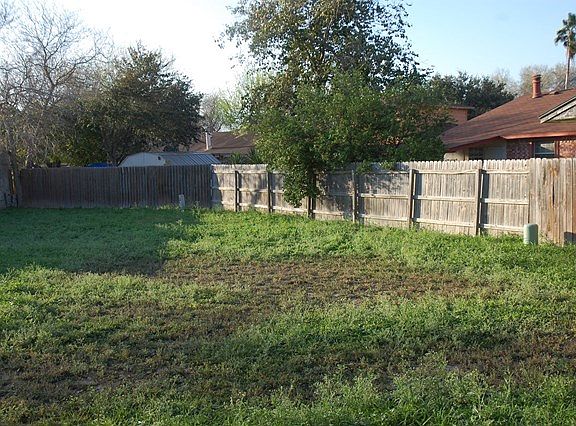 2nd image of 125 E Cynthia Cir