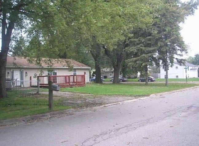 2nd image of 205 3rd Ave NE