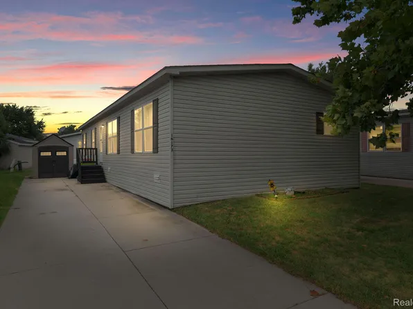 16173 Charlemagne Ave, Clinton Township, MI 48038