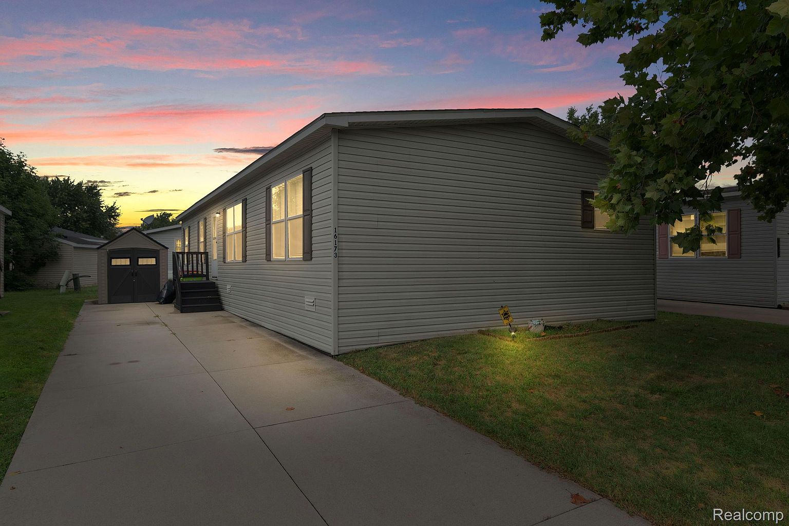 16173 Charlemagne Ave, photo 1