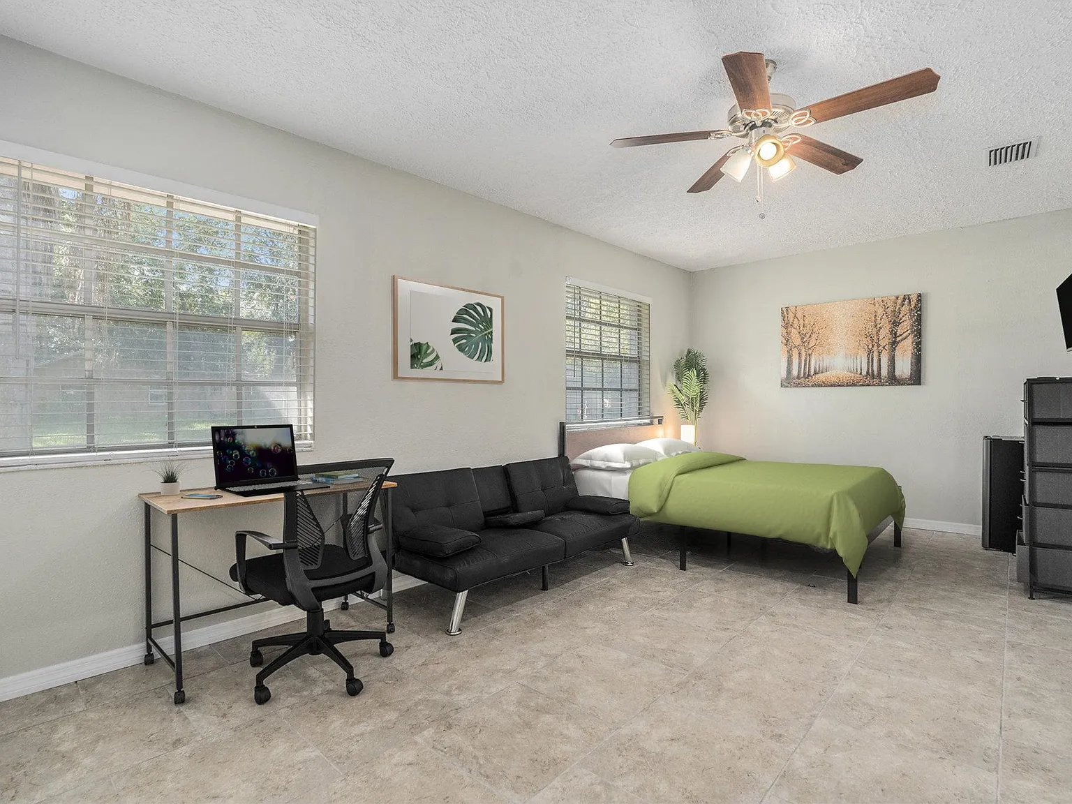 4 bed, 2.0 bath, 2264 sqft, $936 — Photo 1