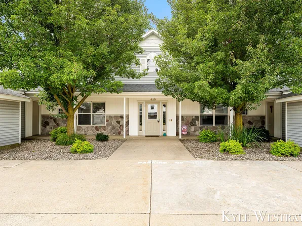 613 Trinity Dr Unit 2, Caledonia, MI 49316