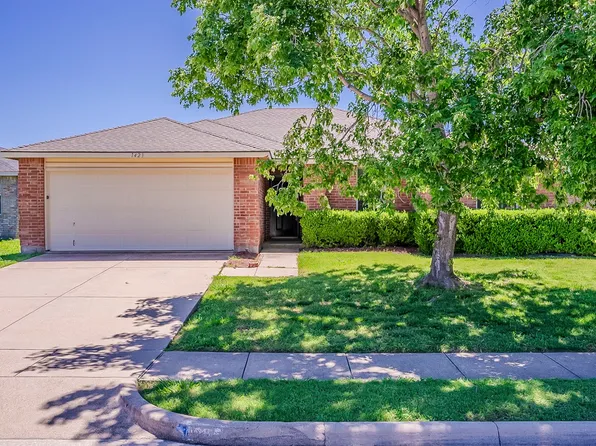 1423 Queen Annes Dr, Burleson, TX 76028
