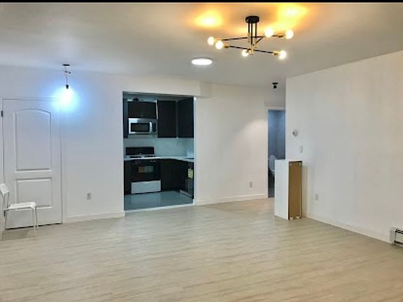 3rd image of 165 Henry St APT 103