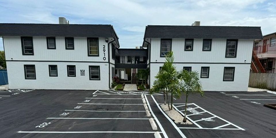 1st image of 2910 Pierce St #A